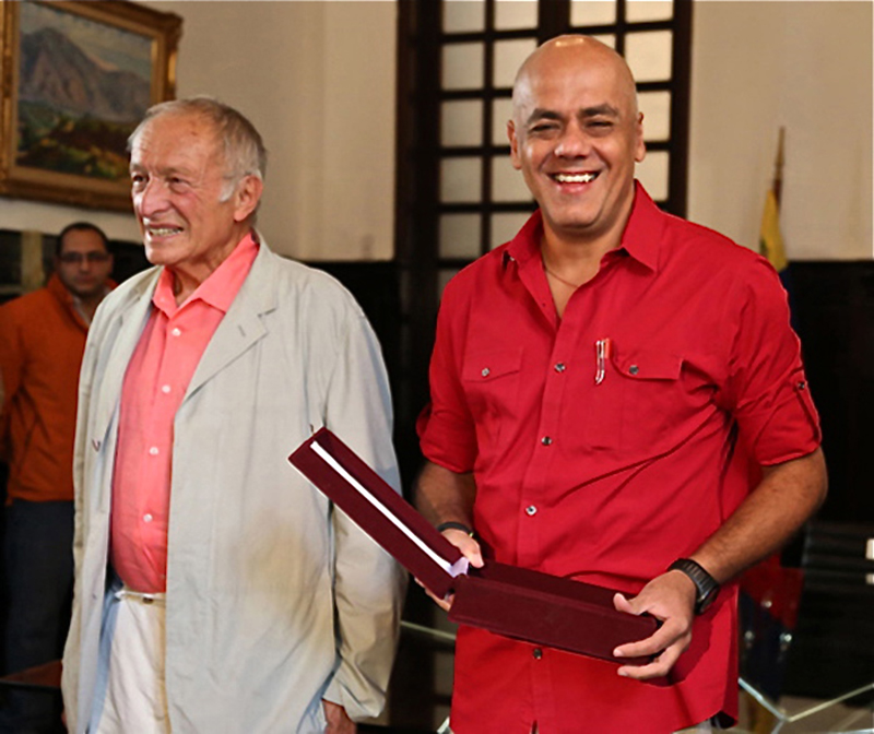 El Alcalde revolucionario del Municipio Libertador de Caracas, Jorge Rodríguez, la semana pasada, exultante, en compañía de Sir Richard Rogers