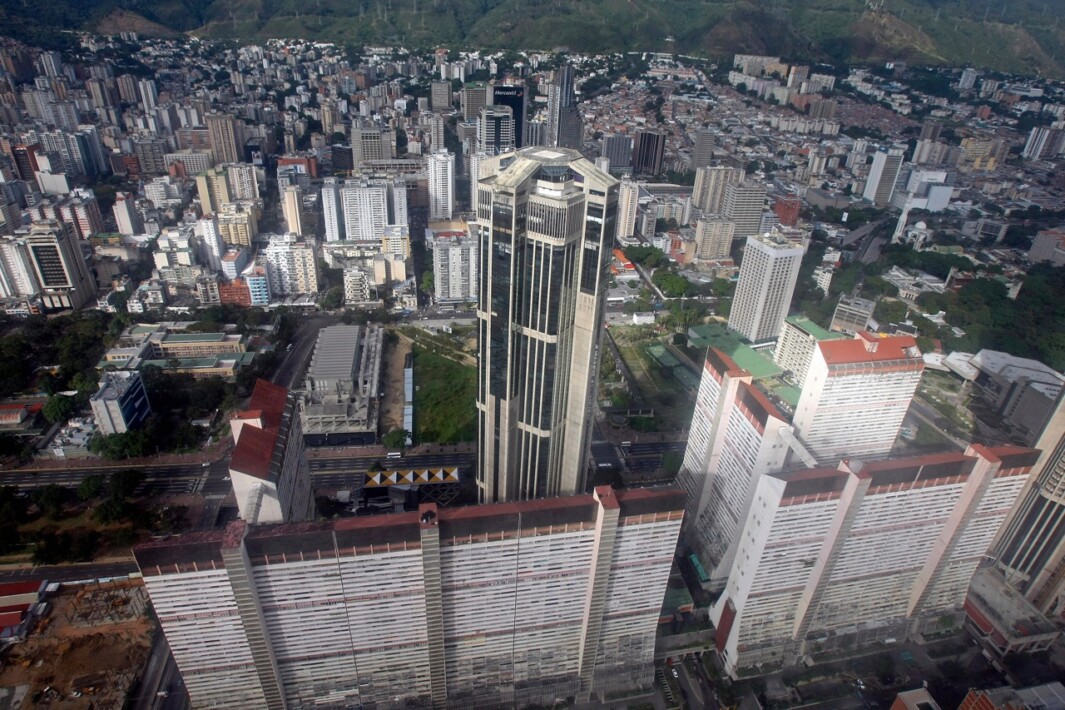 7.Parque Central, Av. Bolívar, Bantrab y la Galería de Arte Nacional (1987).