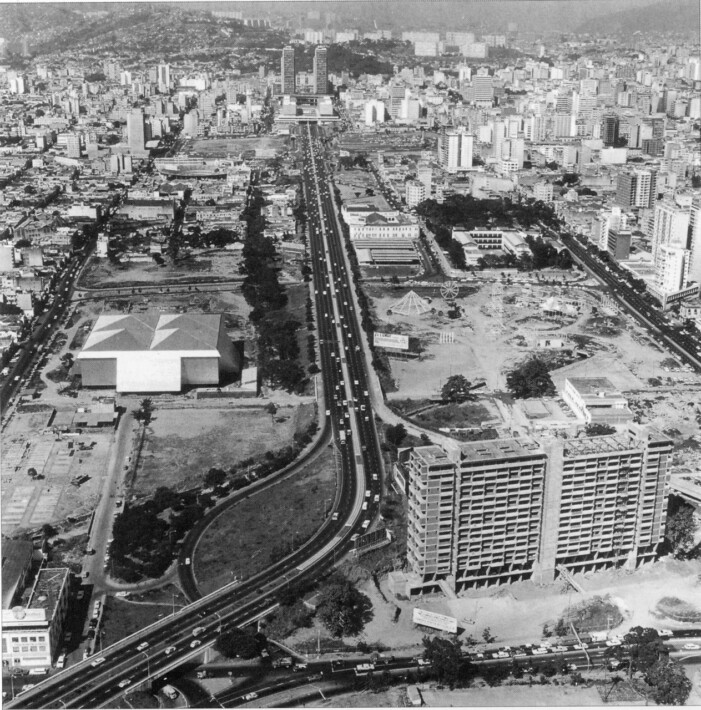 8.A la izq, el galpón de Imagen de Caracas