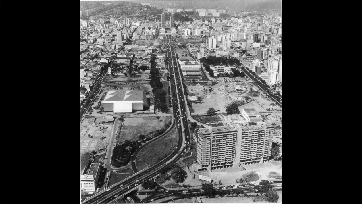 8.A la izq, el galpón de Imagen de Caracas