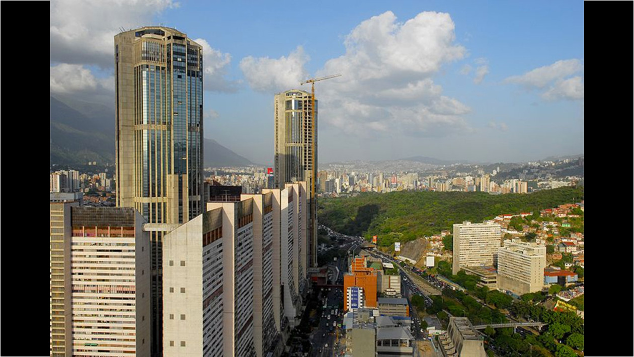 8.Parque Central, los bloques de la Ave. Lecuna.