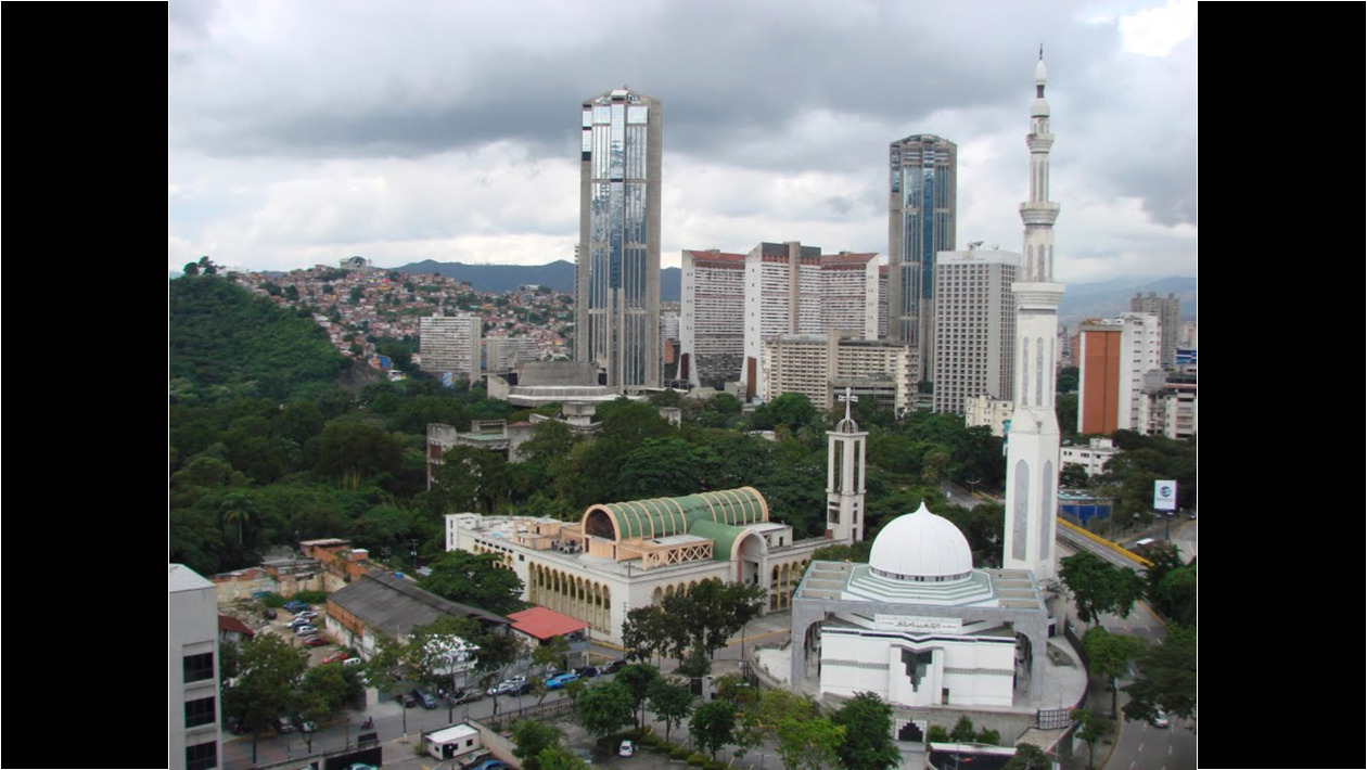 9. Abajo la Mezquita y la Iglesia Maronita (terrenos del Conc. Bib.Nac. 1961).