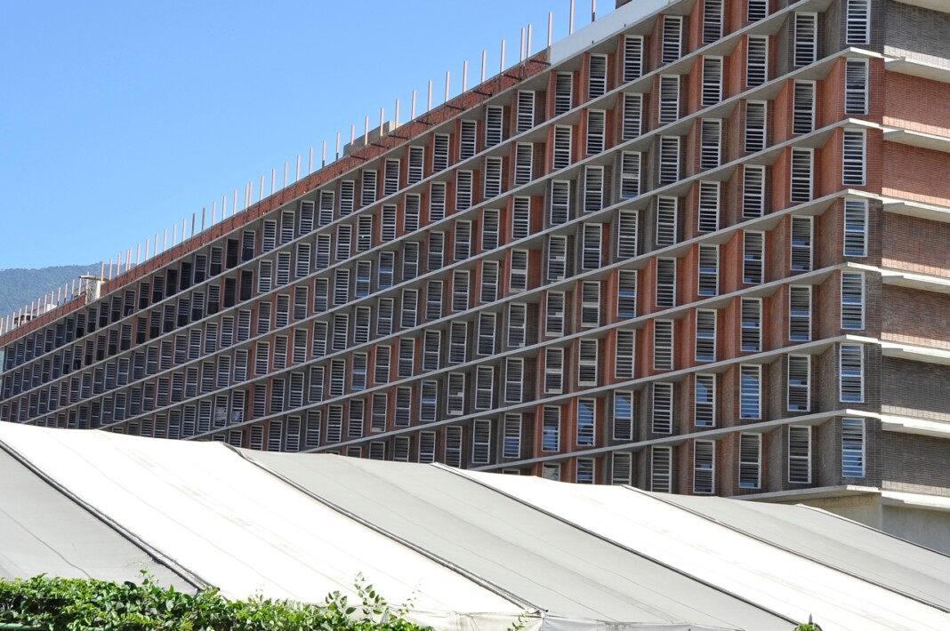 13. El bloque de La Hoyada