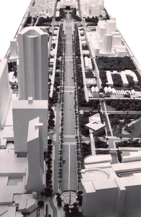 3. CGLL- Ave. Bolívar. A la der. la GAN, la Escuela AP, La Hoyada y PdeJ.