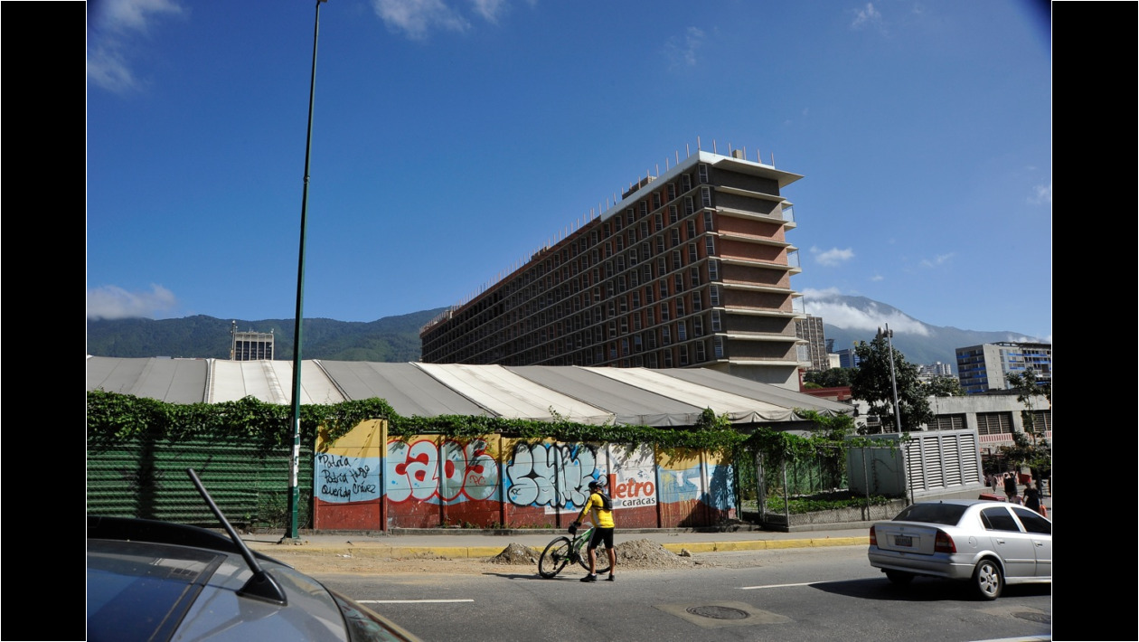 7. El bloque al borde de La Hoyada.