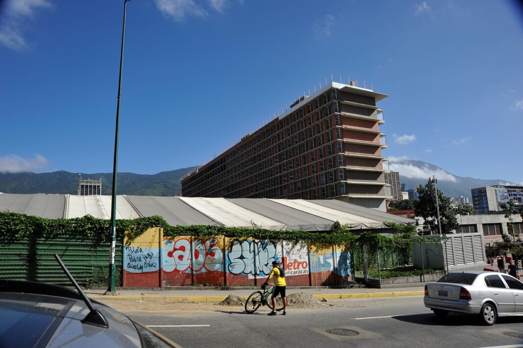 7. El bloque al borde de La Hoyada.