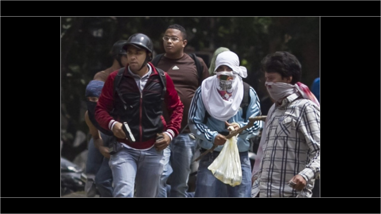 Paramilitares en acción 4