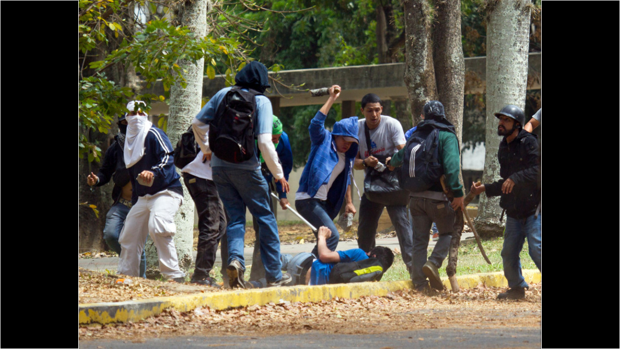 Paramilitares en acción 6