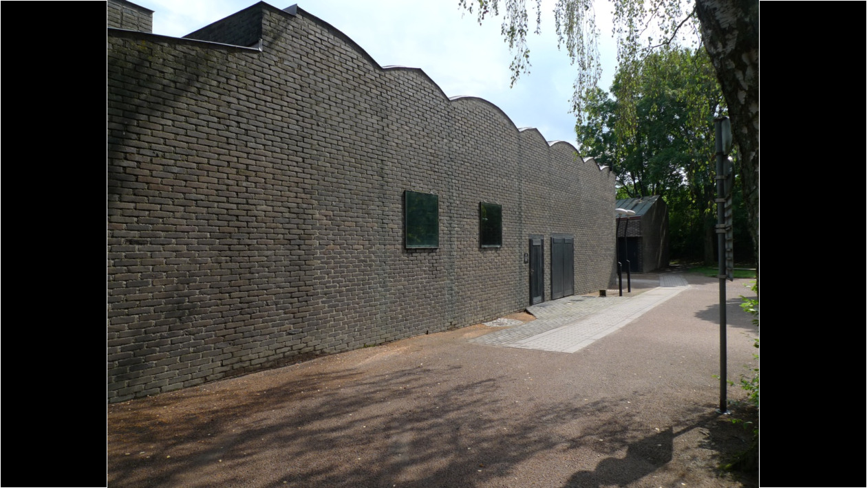 13.La fachada Oeste- Puerta de Salida