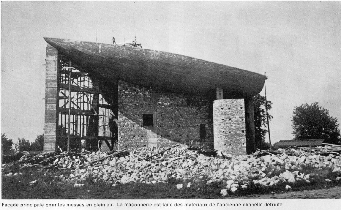 2.La piedra en el Este. La "caja" de María