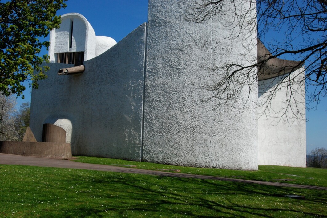 4.Fachada Oeste con la torre-campanario