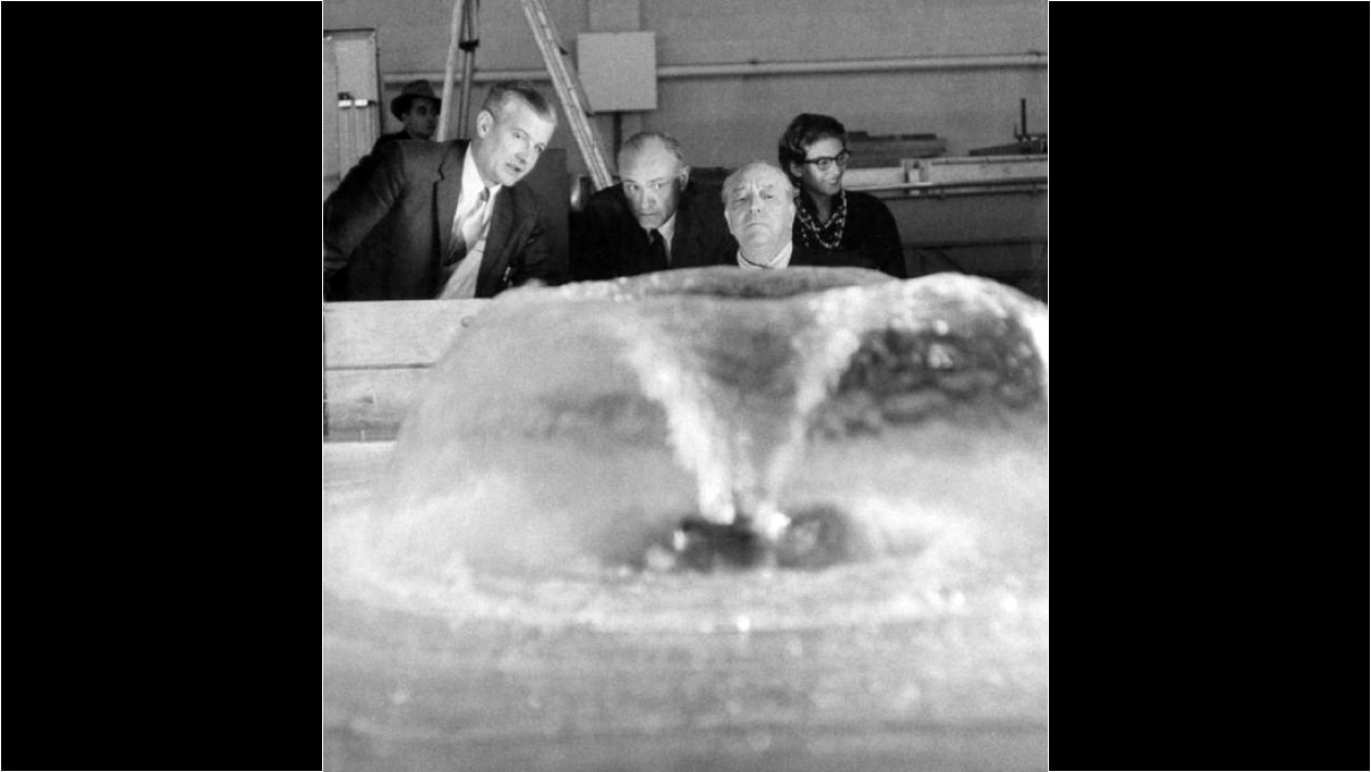 8.Mies y Philip Johnson ven pruebas de las fuentes del edif. Seagram