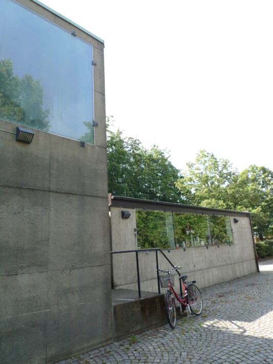 12.Quiosco de Flores y Servicios añadidos. Foto Jordi Castro