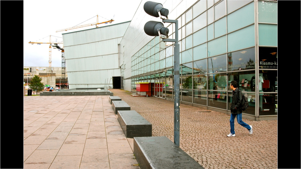 1 ¿Un container comercial más? No, un museo importante