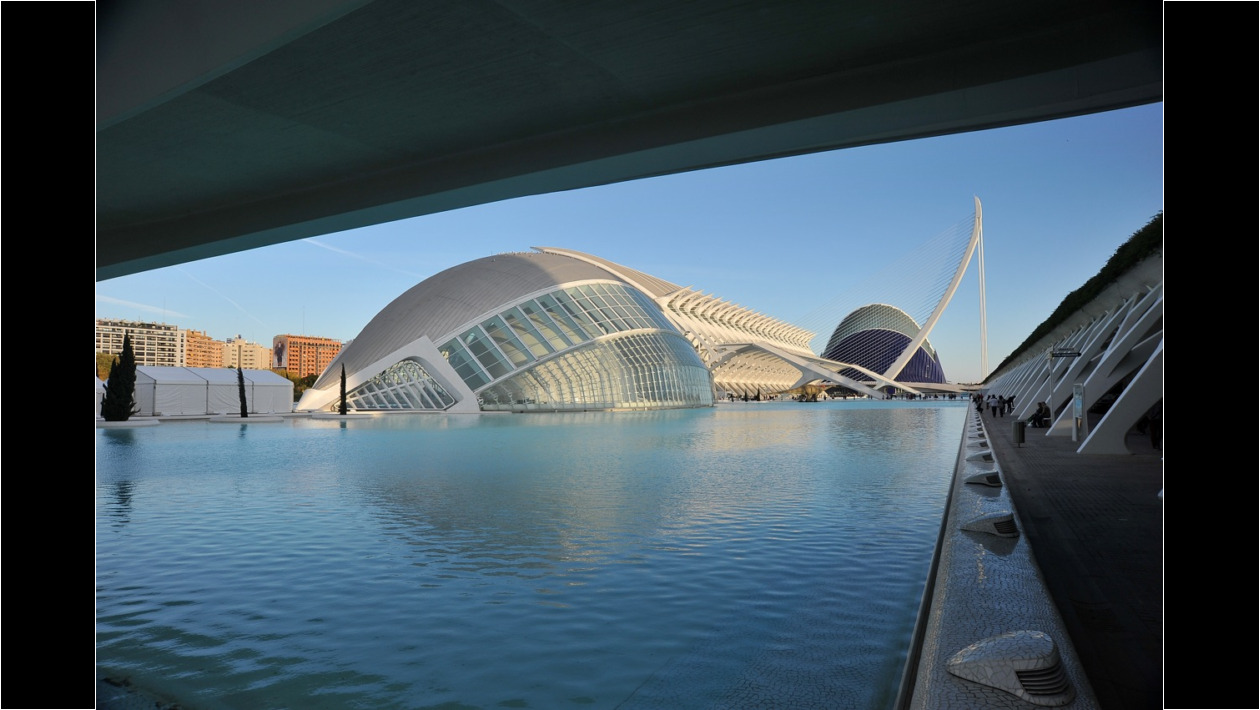 Hemisferic, el puente y detrás el Ágora