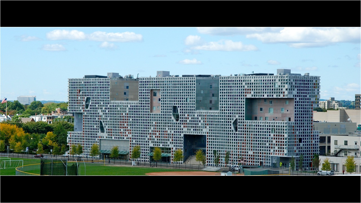 El bloque de dormitorios de Holl en MIT