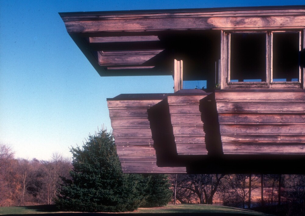 El famoso balcón en voladizo y sus materiales