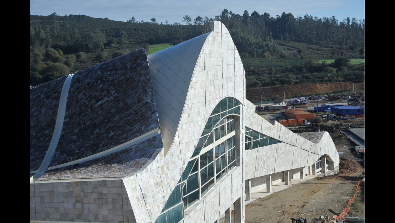 Arropando el techo para completar el disfraz