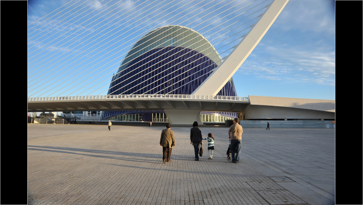 El puente y el Ágora