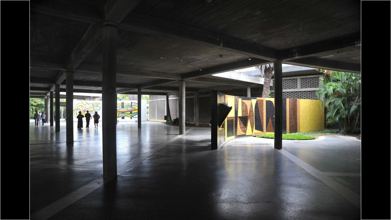 Plaza Cubierta Vasarely-Léger