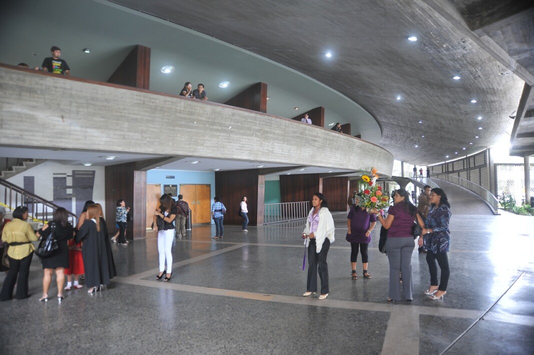 Plaza Cubierta Entradas del A. Magna