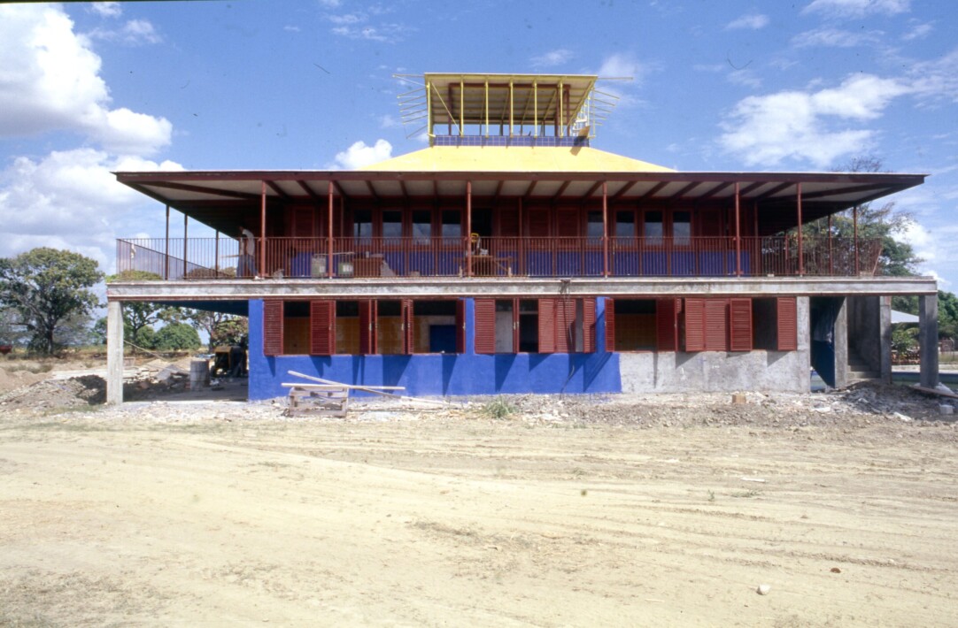 Hacia poniente, abajo, Carolina dispuso su Taller.