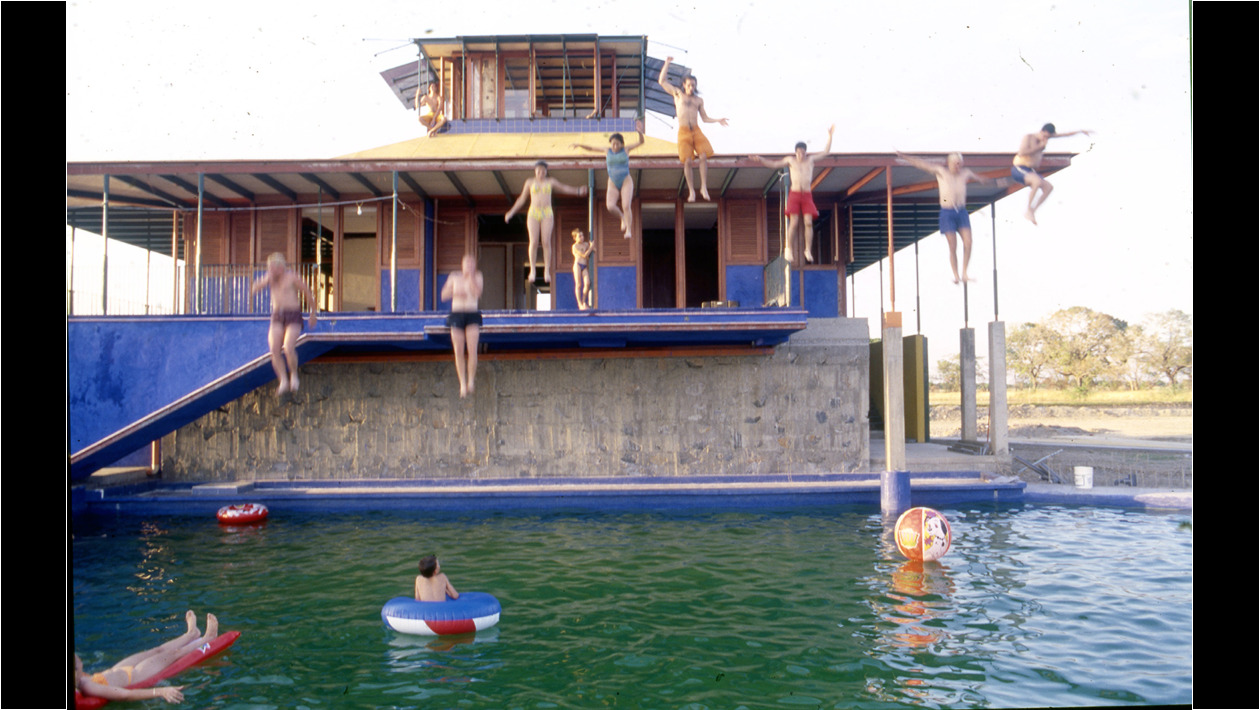 Amigos estuvieron con el jurado y luego celebraron