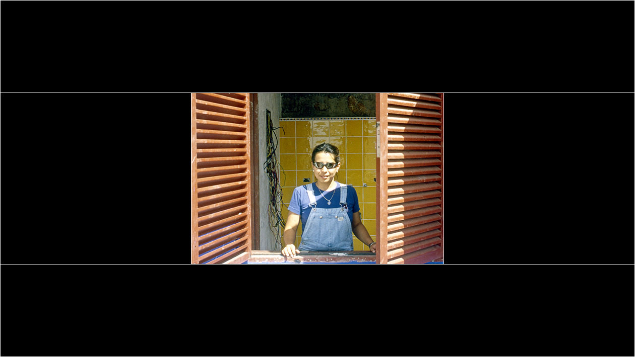 Carolina en su Taller, en obras.